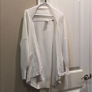 Cabi white Sweater Size small